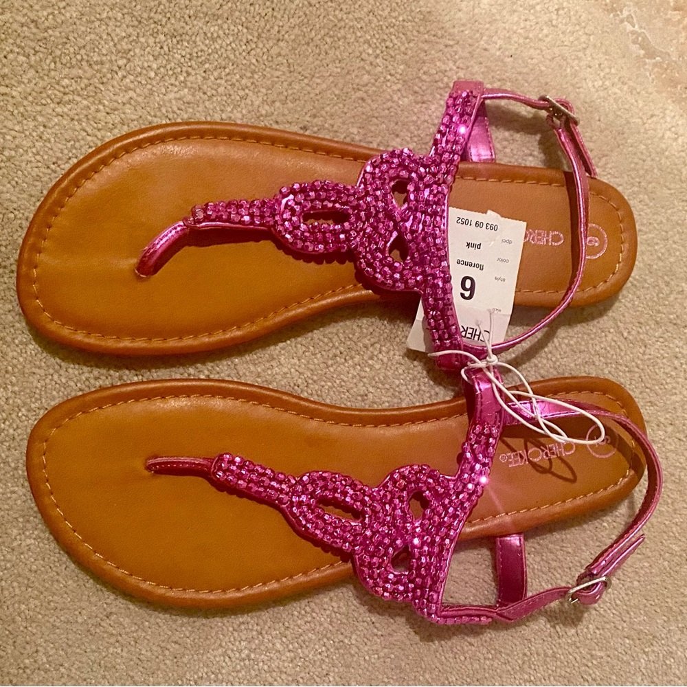 Flat fuschia thong sandals